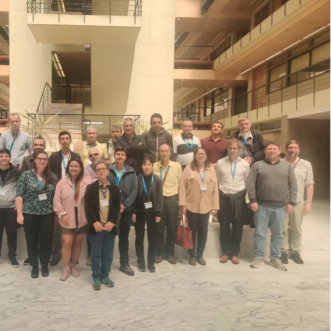 Involutive indecomposable solutions to the Yang-Baxter equation of prime-squared size